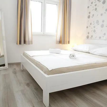 Apartment Gabrijel *